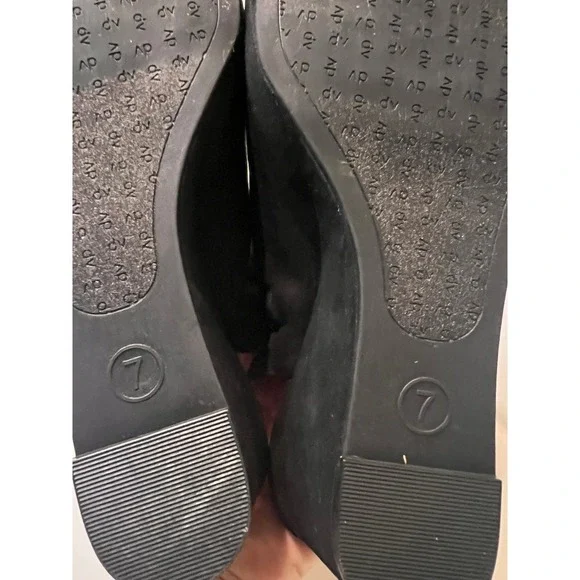 DV by Dolce Vita Black Faux Suede Wedge Buckle Gladiator Sandals - Size 7 - Picture 9 of 13